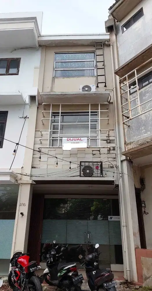 Di Jual Ruko 3lt -Tanah Kusir-Pondok Indah-dekat pintu tol