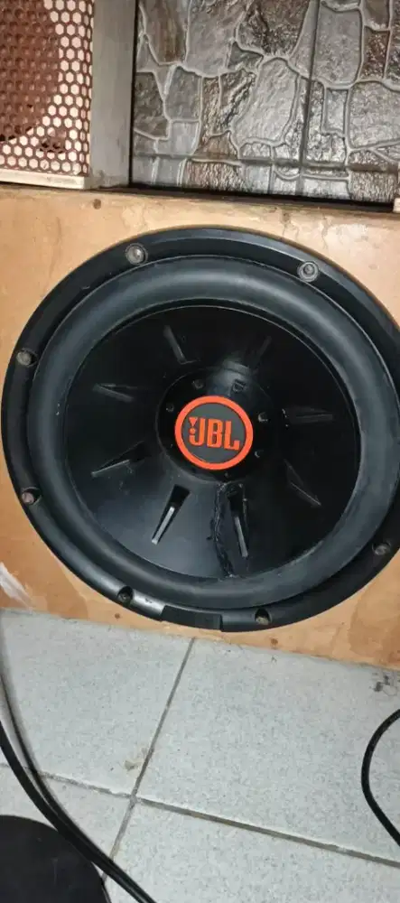Speaker JBL second