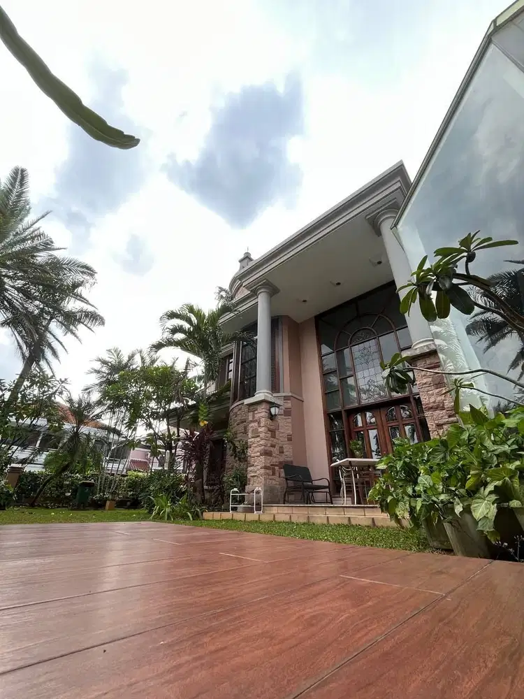 Rumah Mewah Fully Furnished 600 m² Dalam Perumahan Elite Cibubur Jakarta Timur