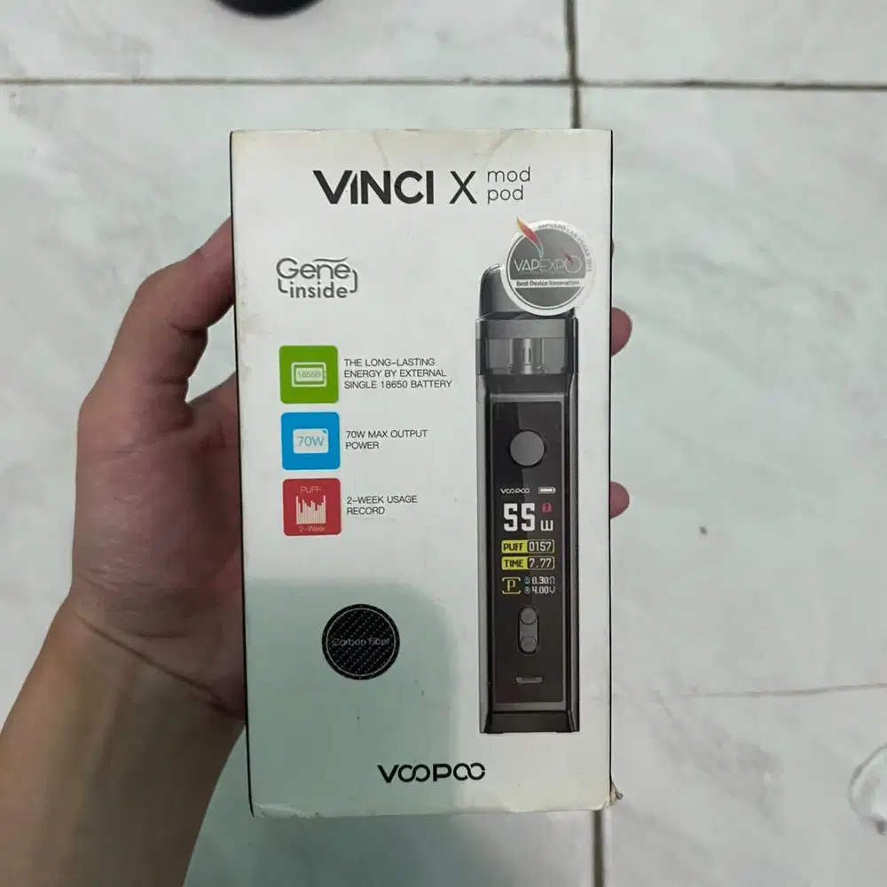 Vinci X hitam karbon berkilau