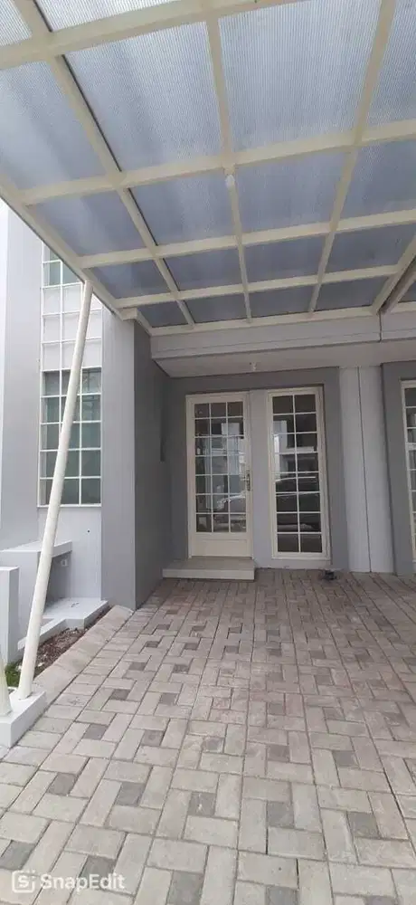 Dijual Rumah Cantik 2 lantai Siap Huni Grand Pakuwon  Cluster Queensla