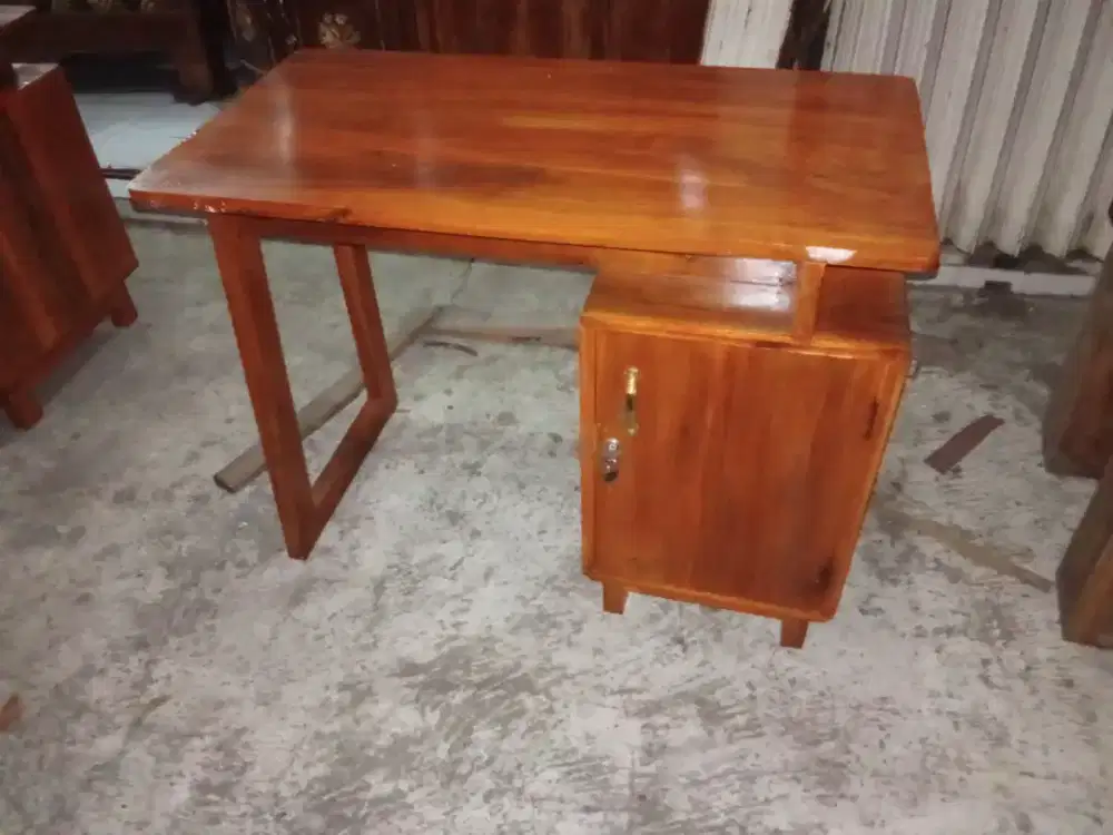 Meja kerja kayu jati model minimalis