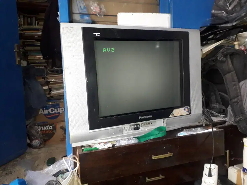 TV tabung panasonic 21 inch kondisi nyala normal