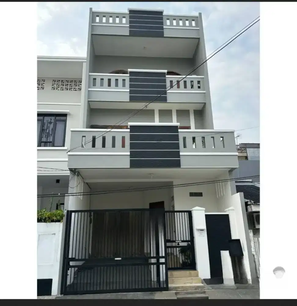 Rumah Kelapa Gading semi furnished rapi siap huni,bebas banjir