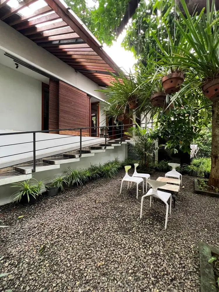 TURUN HARGA SPACIOUS GARDEN HOUSE DEKAT ANTASARI & SIAP HUNI