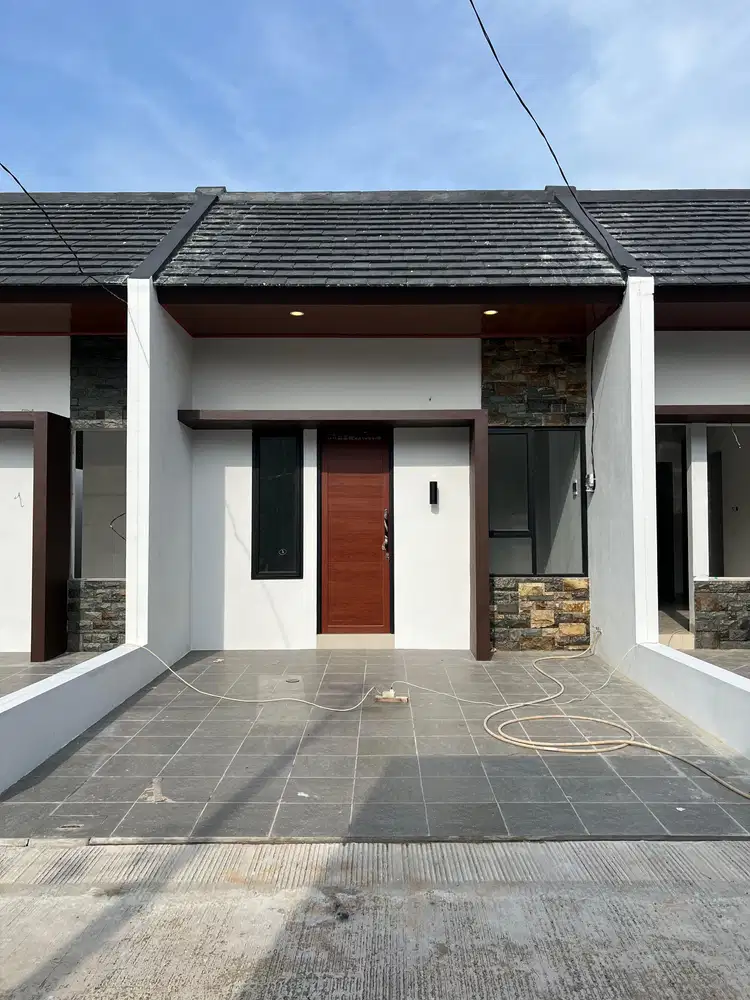 RUMAH BARU DIJUAL DEKAT PINTU TOL KUKUSAN DAN KAMPUS UI STRATEGIS