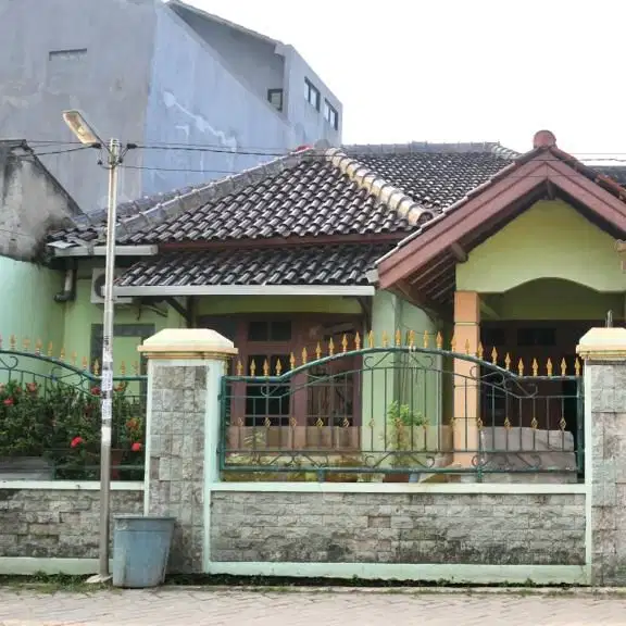 Rumah Asri Tanah Luas di Jl Al Muhajirin Tanah Tinggi Tangerang