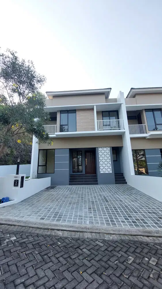 RUMAH FREE PPN POSISI POJOK DEPAN TAMAN DI PANDANARAN HILLS SEMARANG