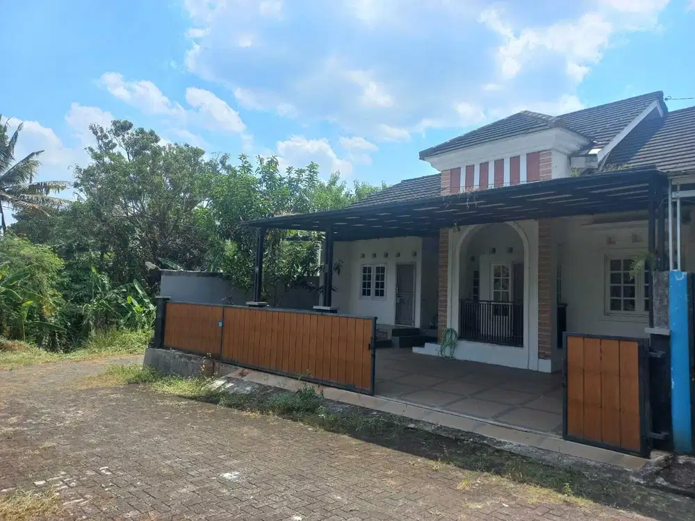 Rumah hook perum Griya Satria Bantarsoka dekat stasiun Purwokerto