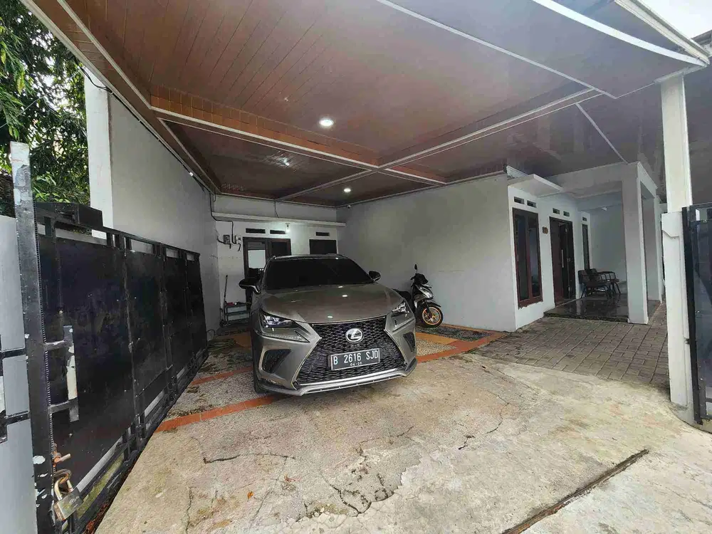 Rumah Mewah dengan Tanah Luas dijuak Murah di Perumahan Jatiwaringin Asri