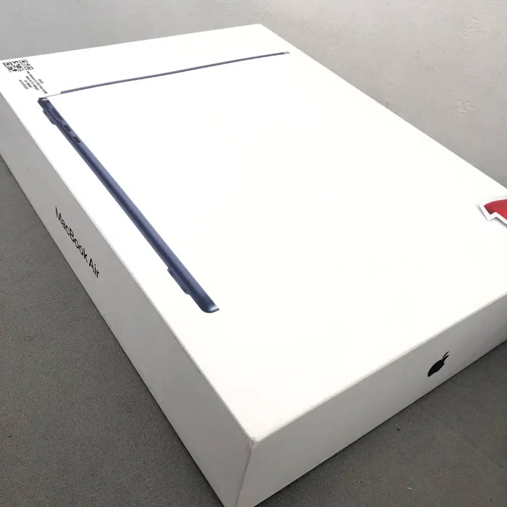 Macbook Air 2022 16/256Gb