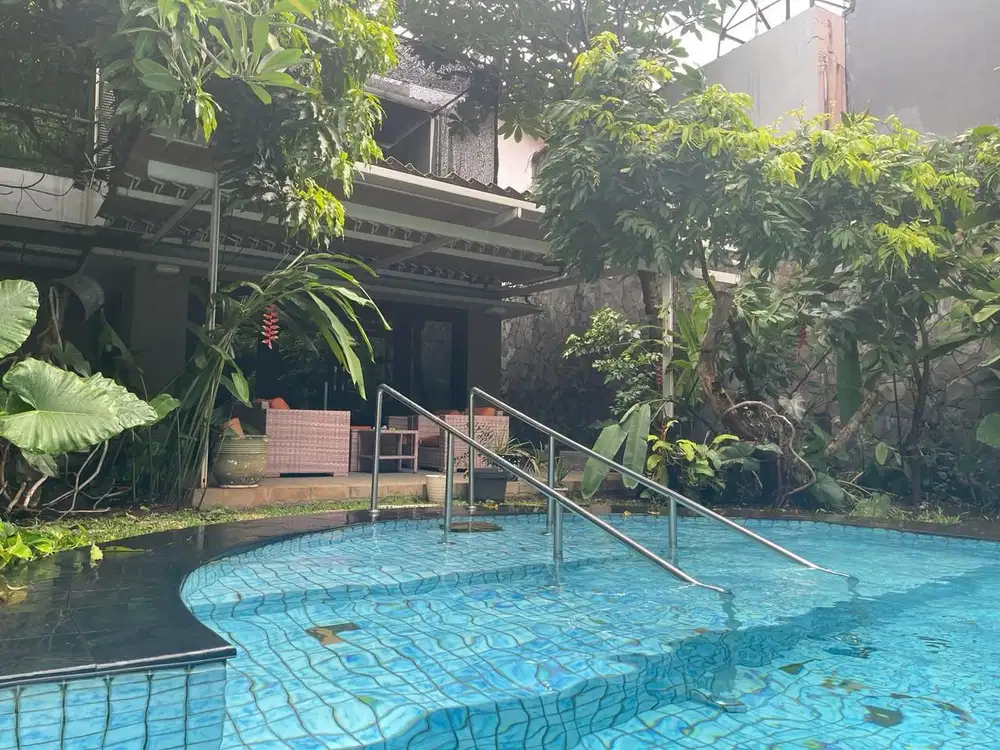 Dijual Rumah di Cilandak Dalam 6BR Furnished