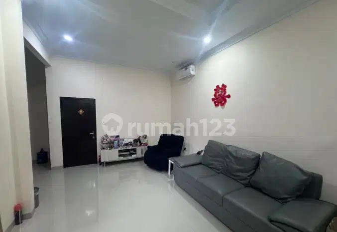 Rumah Sudah Renovasi SHM di Simprug Poris , Tangerang