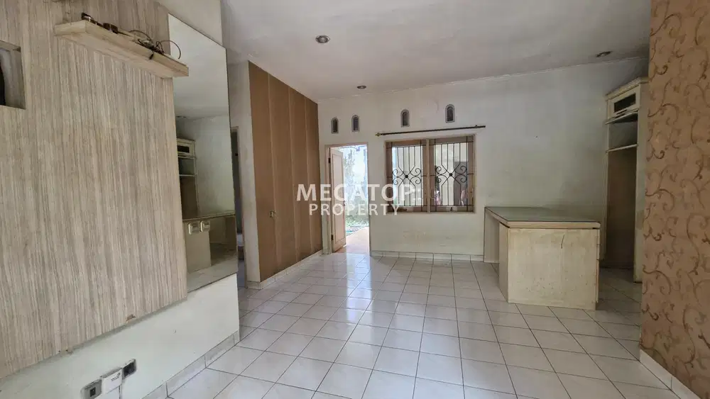 Rumah Dijual di Taman Chrysant Bsd Lokasi Strategis Siap Huni