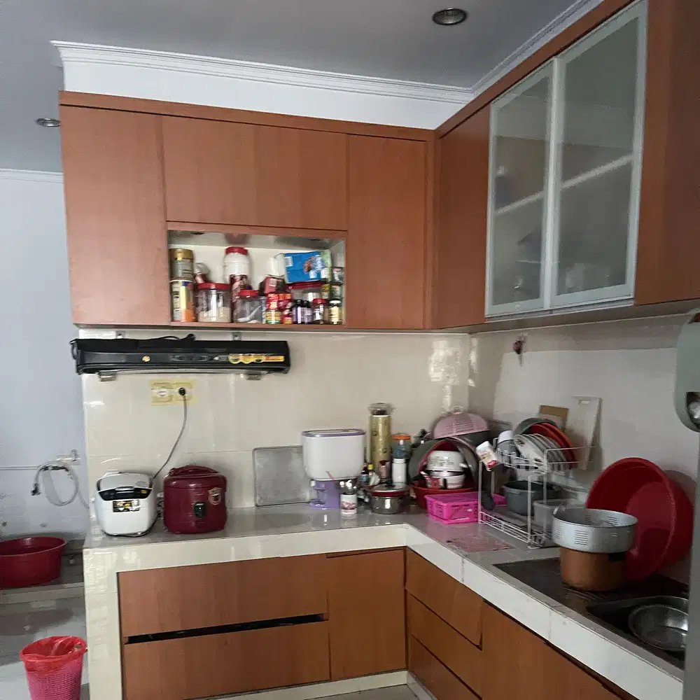 DIJUAL CEPAT RUMAH PASADENA CENGKARENG TIMUR SEMIFURNISHED