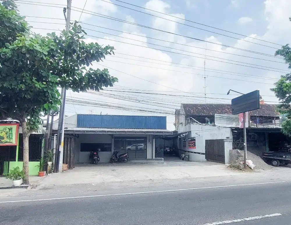 ruang usaha strategis pinggir jln ramai dekat UMS