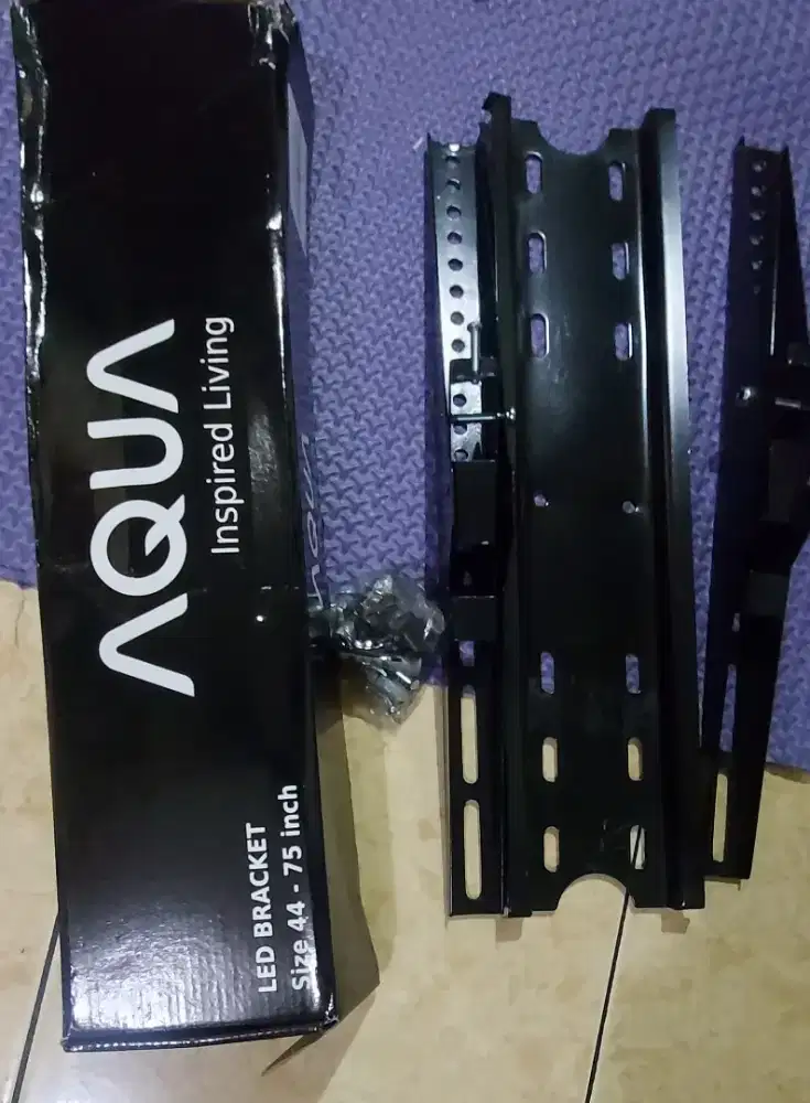 BRACKET TV UNIVERSAL 44-75 INCH KONDISI MASIH BARU