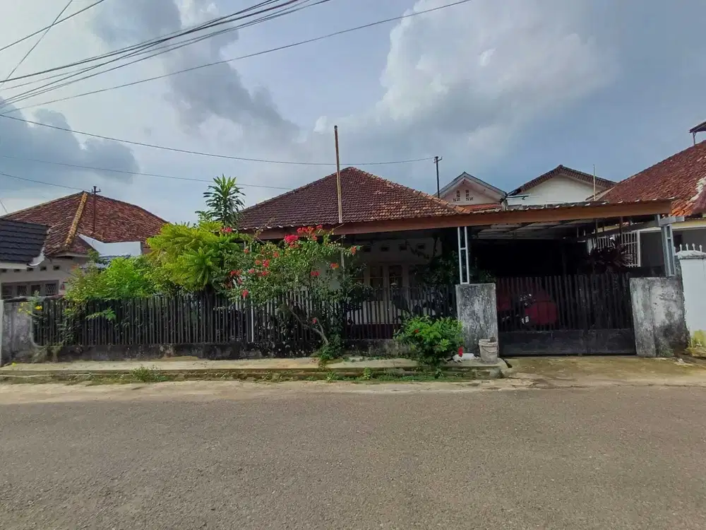 DIJUAL RUMAH VINTAGE JALAN SUMATERA BUKIT BESAR PALEMBANG