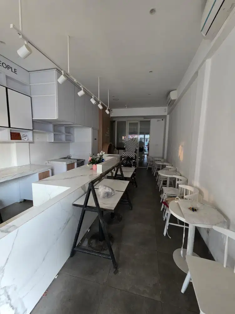 disewakan ruko San Antonio  siap pakai full FURNISH  pakuwon city