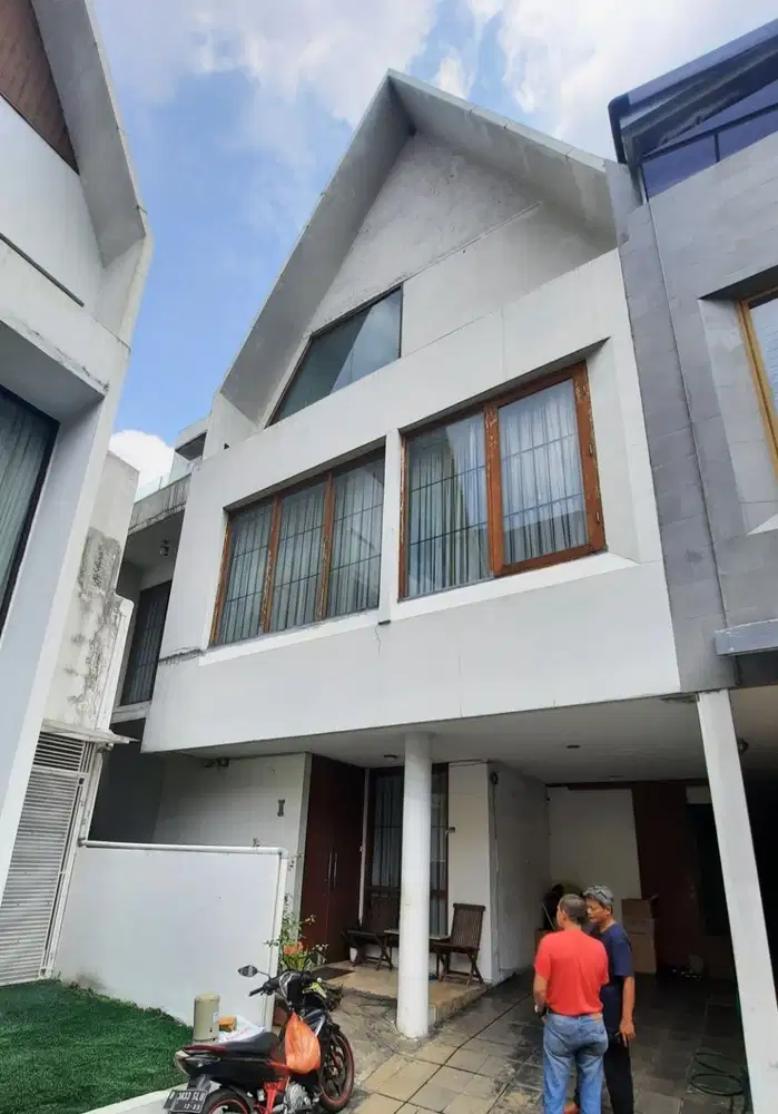 Rumah komplek kolam renang pejaten jatipadang ls.230mtr