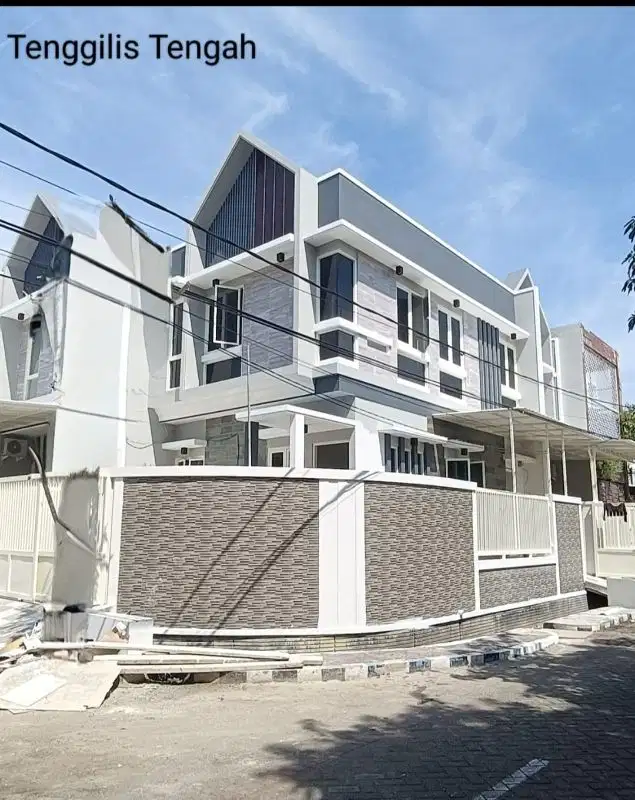 Dijual Rumah Baru Hook 2 lantai Tenggilis