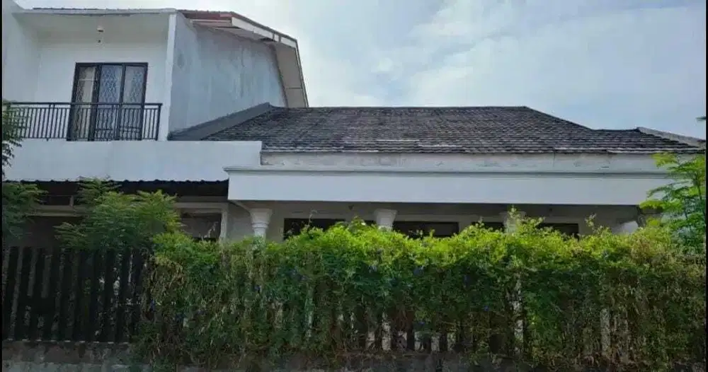Dijual rumah bintaro jaya sektor 1  Jakarta selatan   1.5 lantai