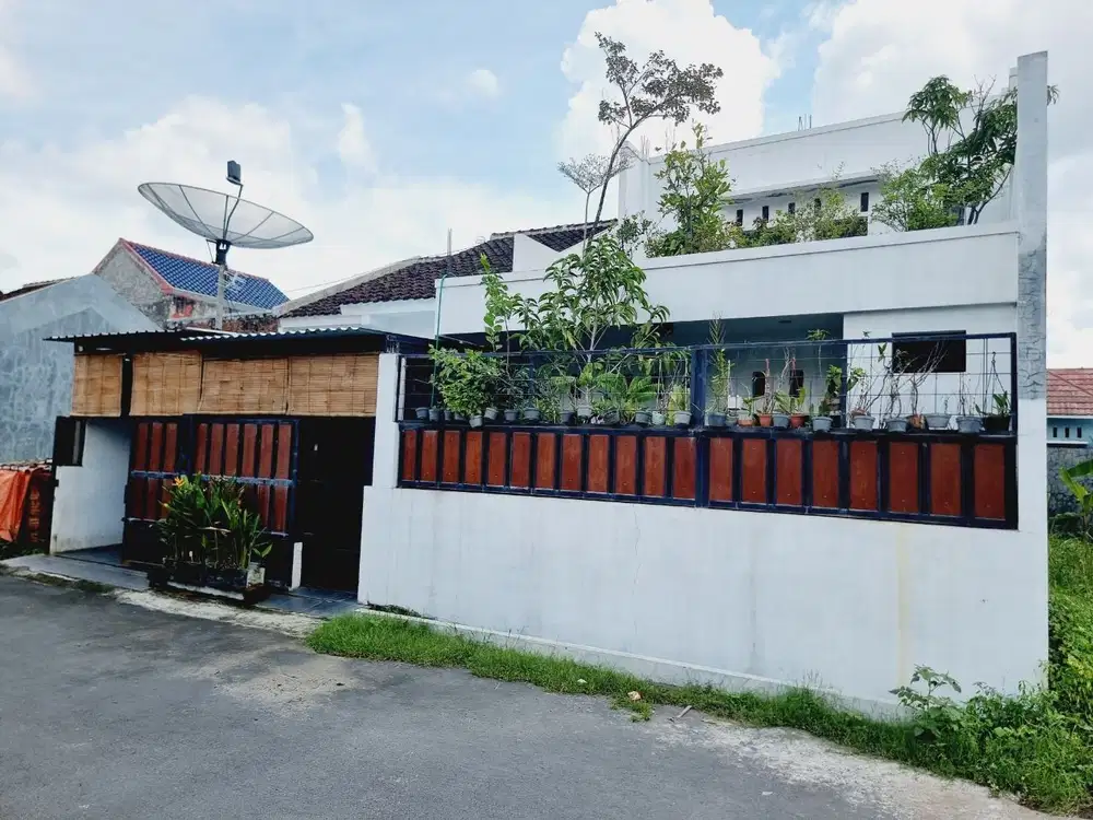 Rumah bagus nyaman 2 Lt di Cluster Area Gentan