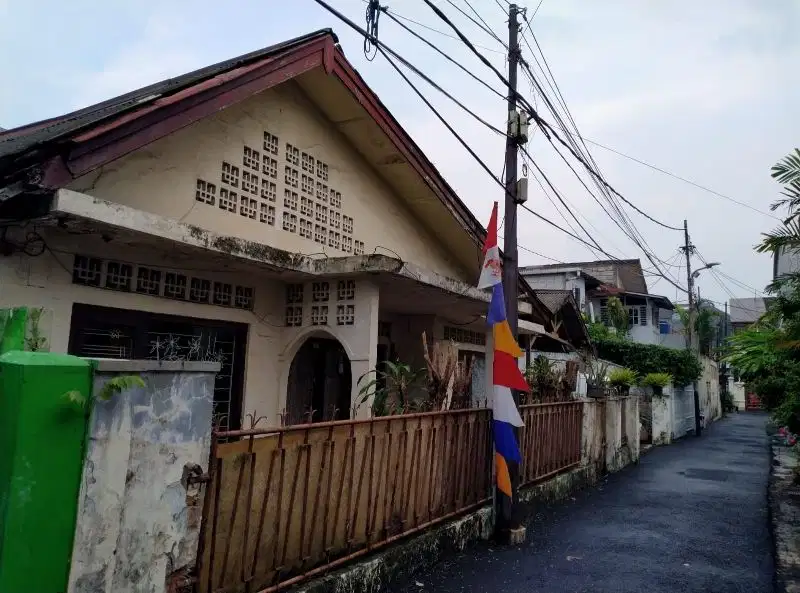 Di Jual Rumah tua  di Tebet Barat Dalam