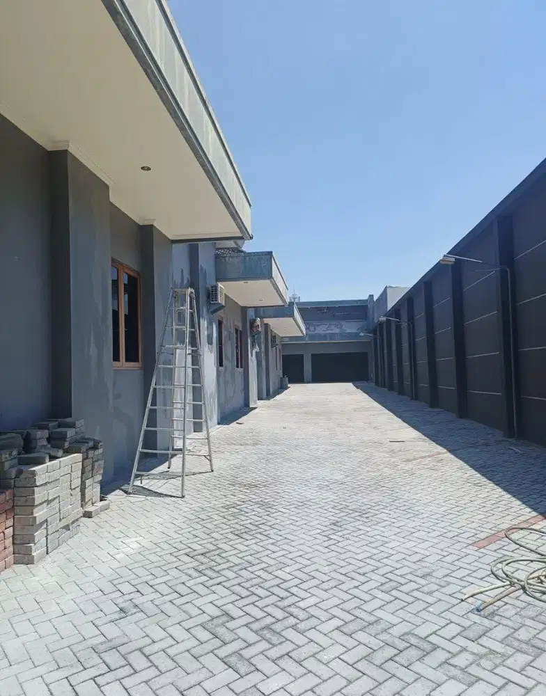 Rumah Komersial Mewah Baru dan Strategis, Dkt GM3, SBY