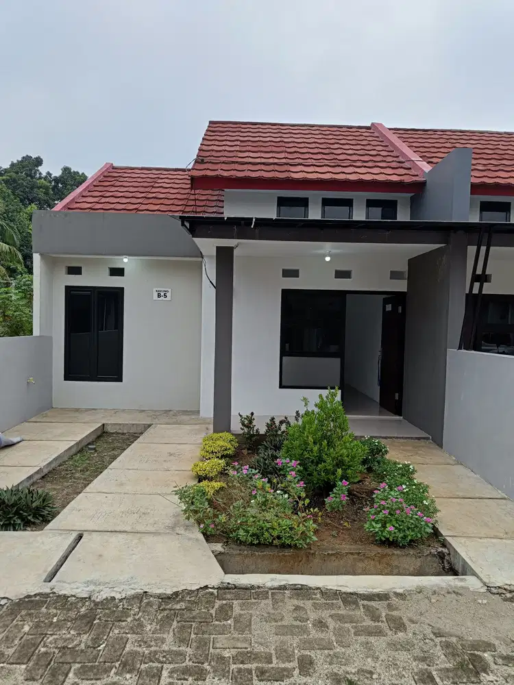 Rumah Asri Siap huni ada halaman belakang dekat pemda Cibinong