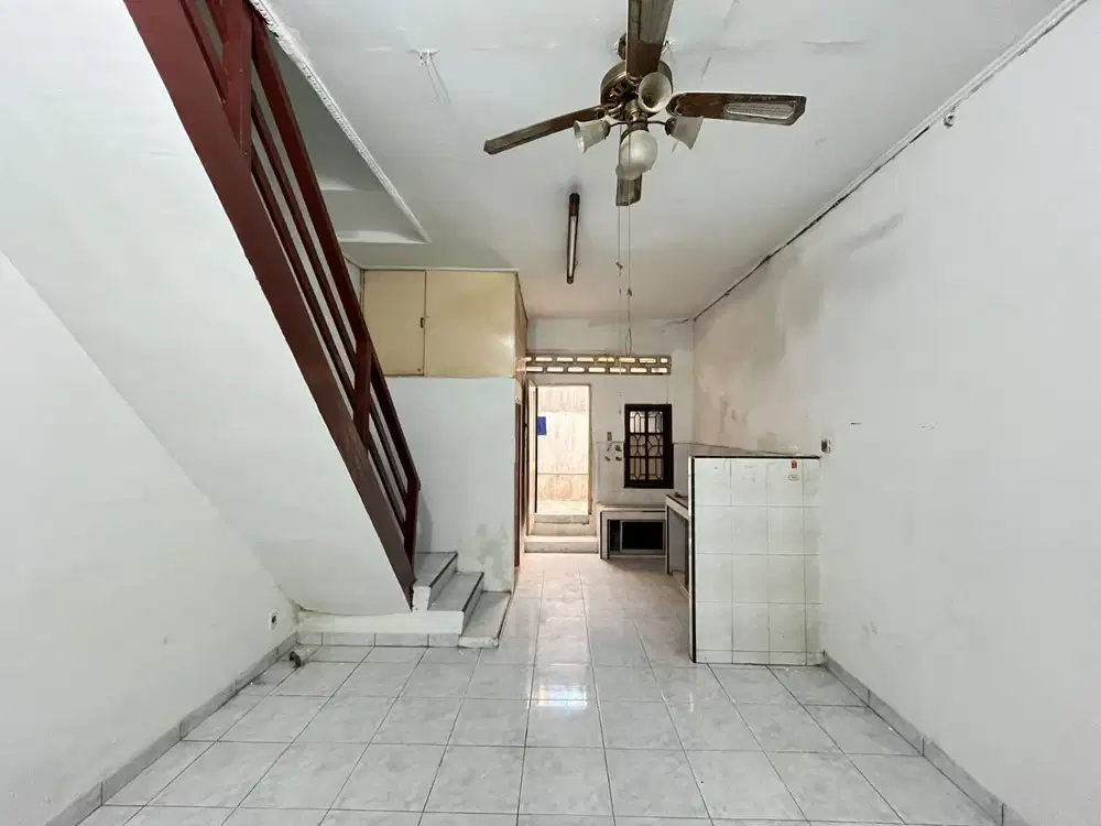 Dijual rumah di tirtosari komplek 12
