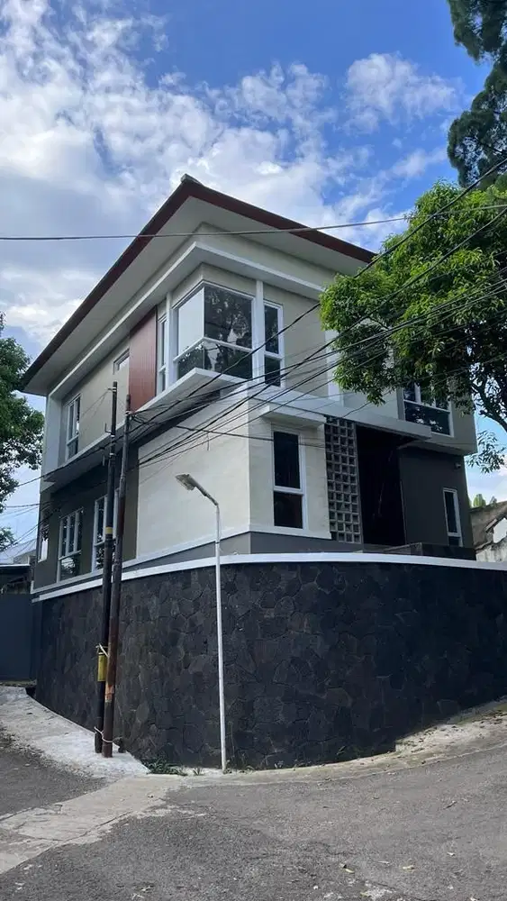 Rumah Baru Turun Harga syp Tubagus Ismail dekat Cigadung Dago RS Borromeus ITB