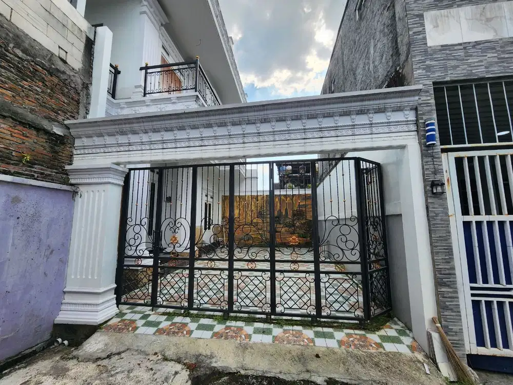 Rumah mewah plus kolam renang di Banyuanyar sumber