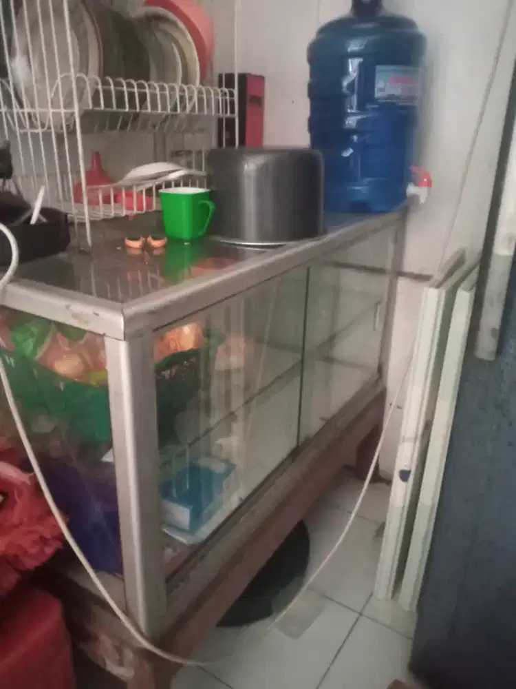 Etalase 105 x 50..tinggi 47 Cm