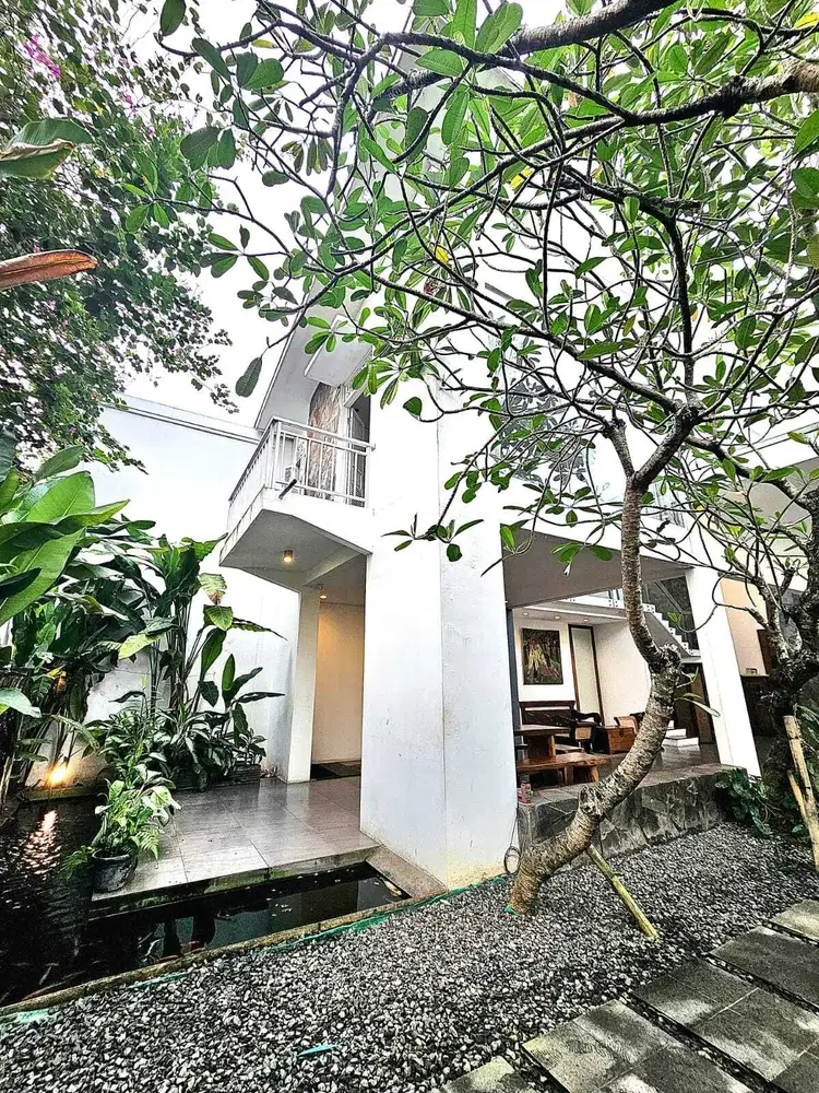 Dijual Rumah Besar dgn swimm Pool siap huni di Bintaro LR16343