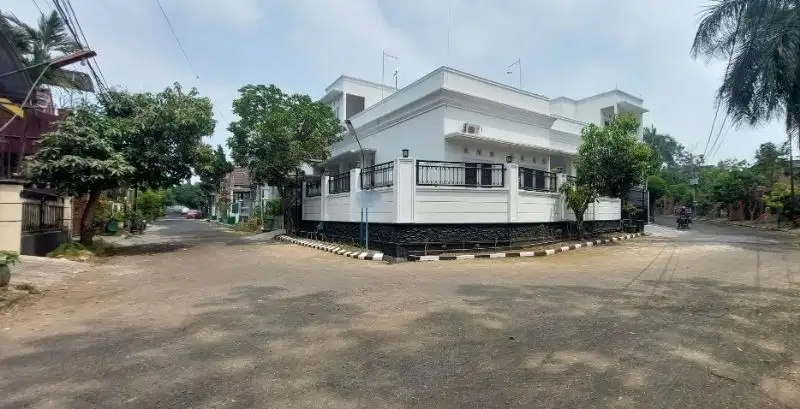 rumah besar + kos hasil 21 jt perbulan tinggal lanjutkan dkt kampus