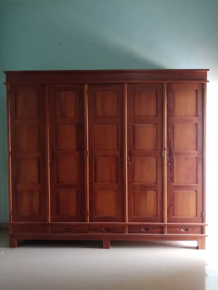 Lemari kayu jati 5 pintu