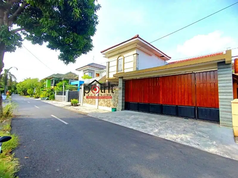 Rumah Mewah 465m2 Full Furnish Akses Jalan Solo Kota