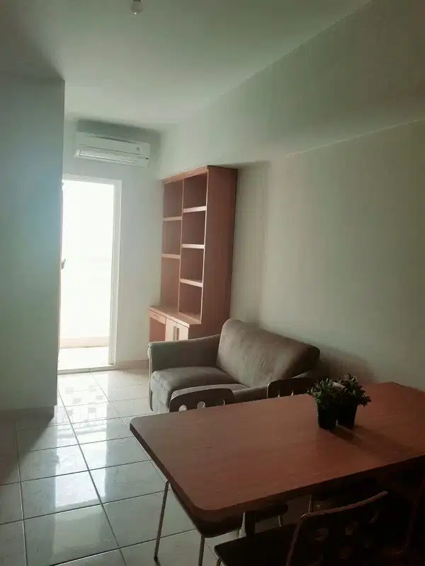 Jual Rugi, Apart springlake SMRC, 2BR, lantai rendah, furnish, Bekasi