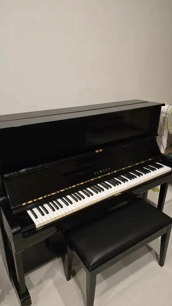 Piano Yamaha U1A