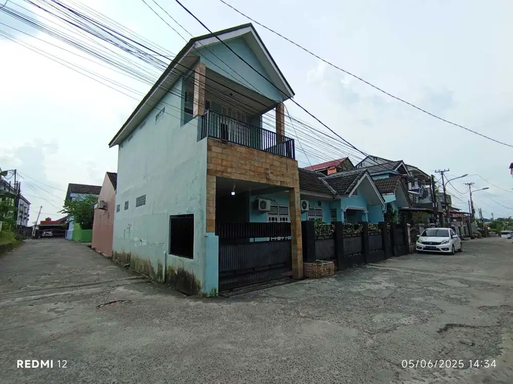 DIJUAL RUMAH HOOK KOMPLEK METEOR ANGKATAN 66 PALEMBANG