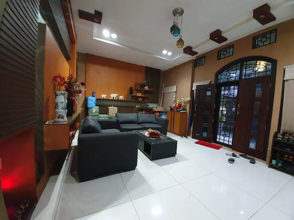 Dijual Villa Komplek Makmur Indah