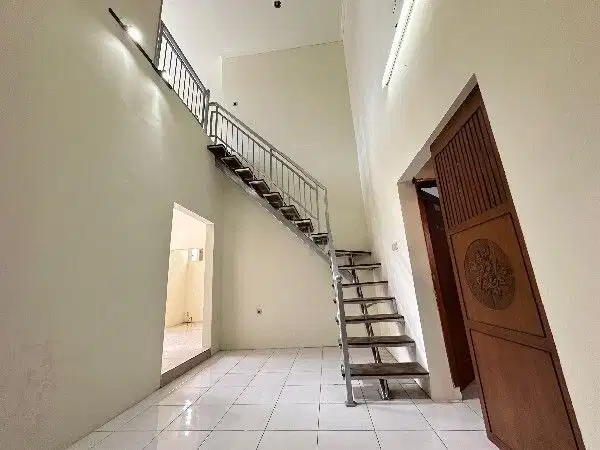 Rumah Hook 2 Lantai Modern Sayap Ciwastra Margasari Ref.05002