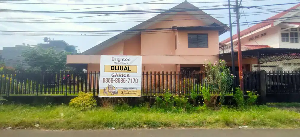 RUMAH LAMA HITUNG TANAH HOEK TOSIGA KEBON JERUK AKSES JALAN LEBAR