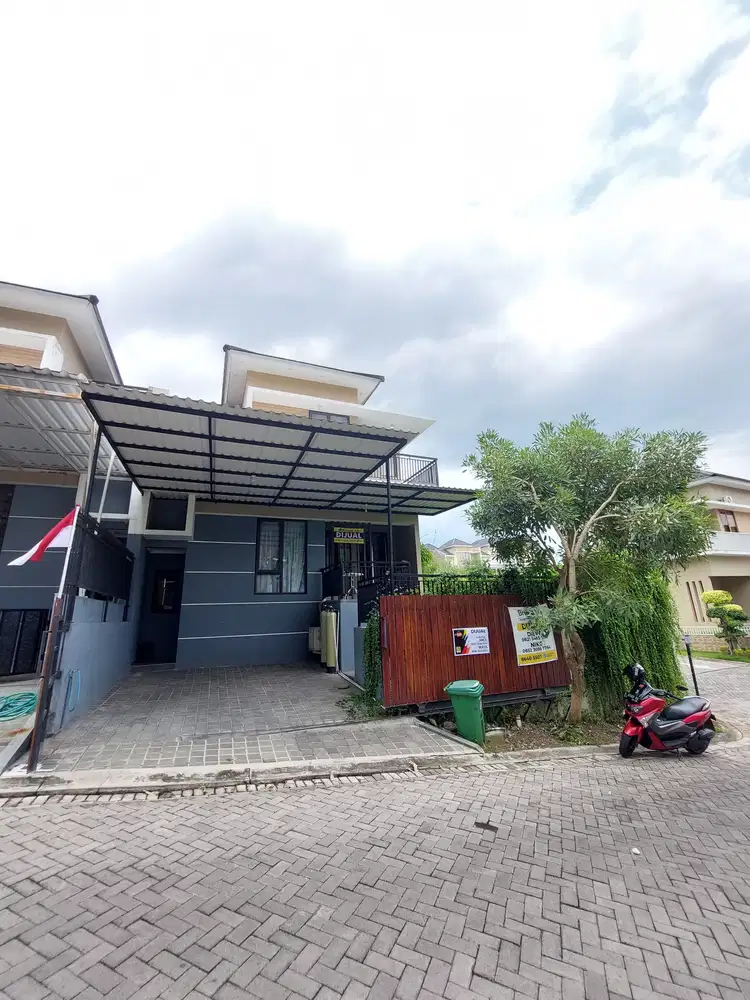 DIJUAL RUMAH DEPAN PINTU MASUK PERUMAHAN PANDANARAN HILLS SEMARANG