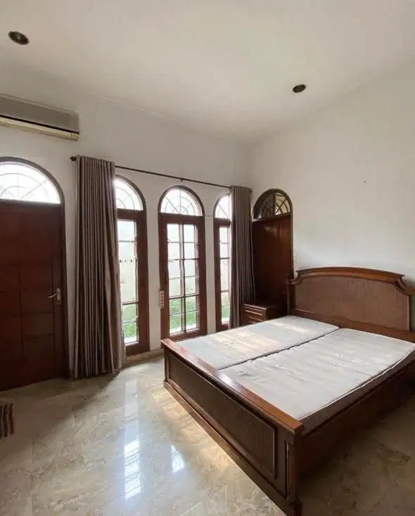 DIJUAL LAHAN DAN RUMAH TINGGAL MEGA KUNINGAN SETIA BUDI 2025