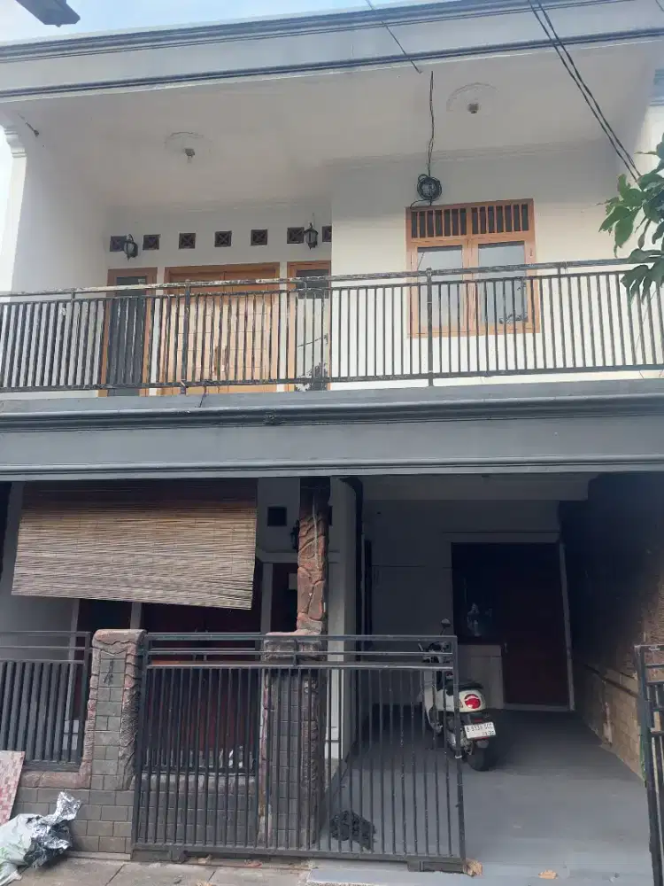 DISEWAKAN RUMAH ASRI