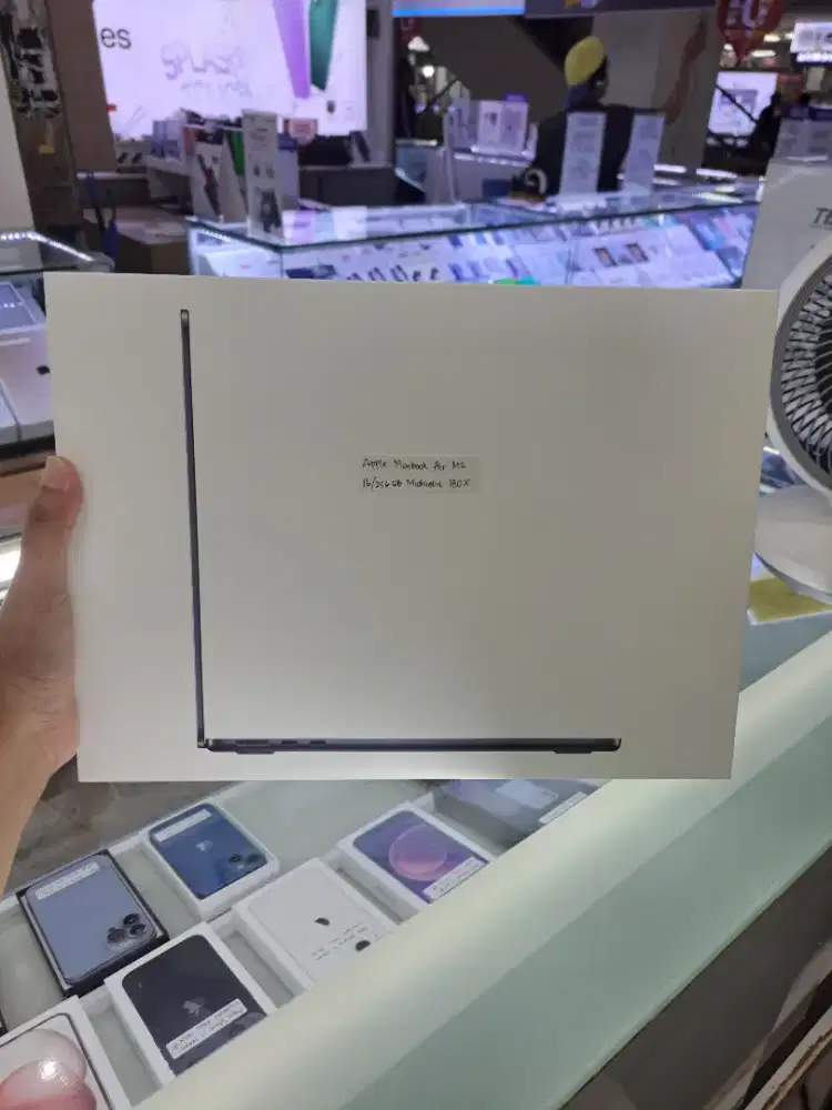Macbook Air M2 16/256GB Midnight 13 Inch New Segel Box Garansi IBOX
