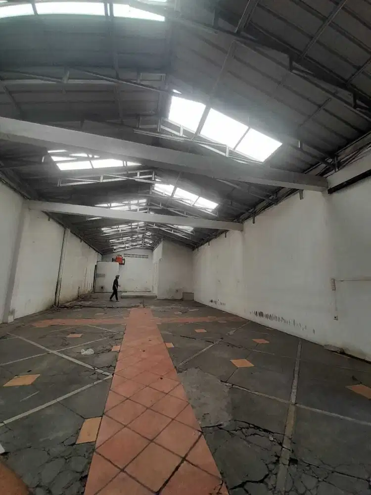 Disewakan Gudang Ruko Bagus Strategis  di Pondok Bambu Jakarta Timur