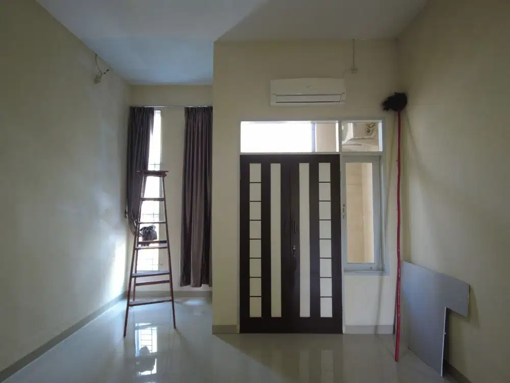 Dijual rumah di Komplek Elegance Town House ( Jl. Rakyat )